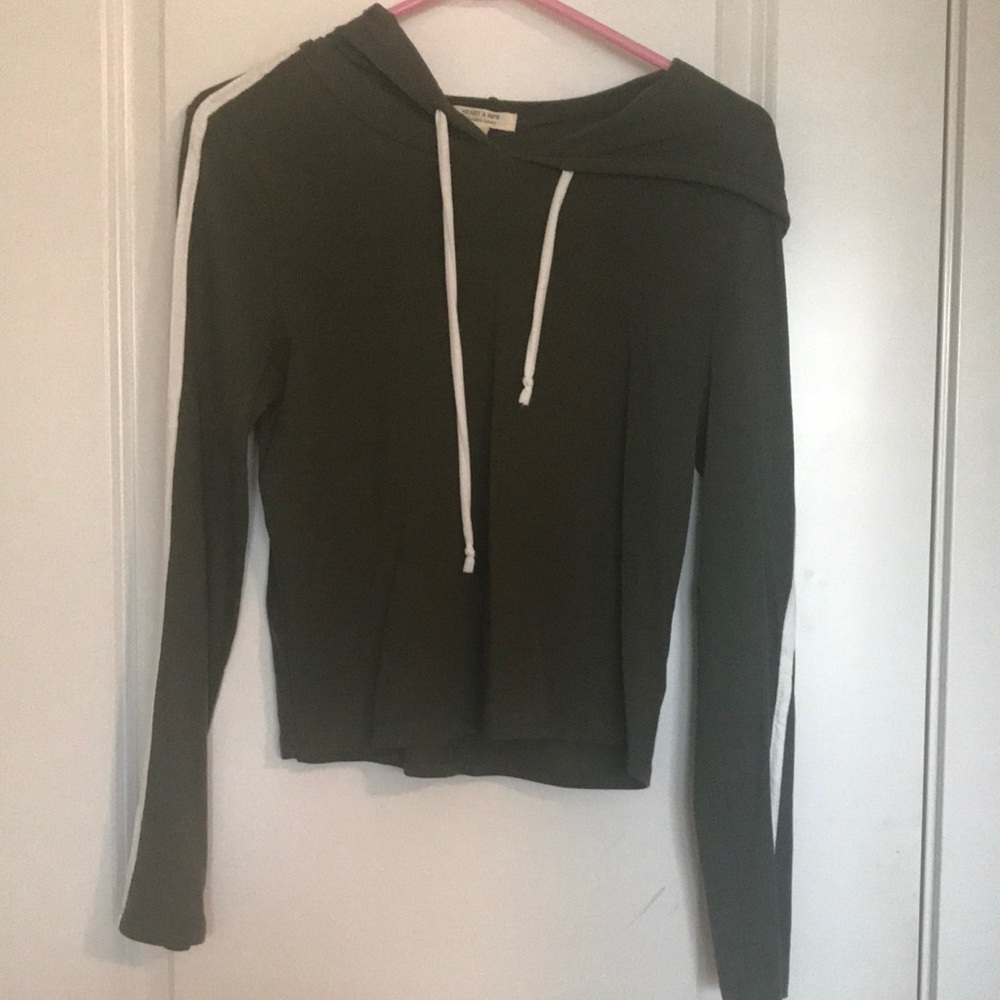 HEART & HIPS green hood w/white drawstrings and white stripe on arm.